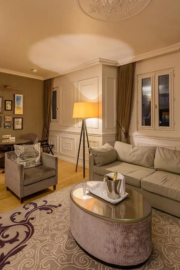 La Clef Louvre Paris By The Crest Collection Hotel