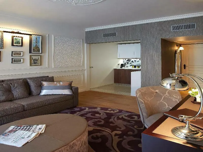 La Clef Louvre Paris By The Crest Collection Hotel