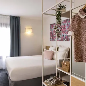 Hotel Louis Blanc, Paris
