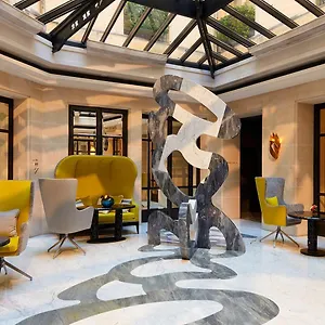 Hotel Le Burgundy, Paris