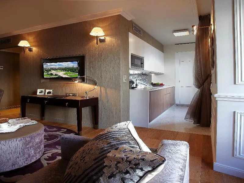 La Clef Louvre Paris By The Crest Collection Hotel