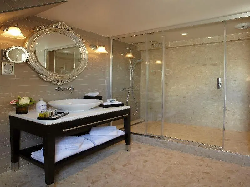 La Clef Louvre Paris By The Crest Collection Hotel