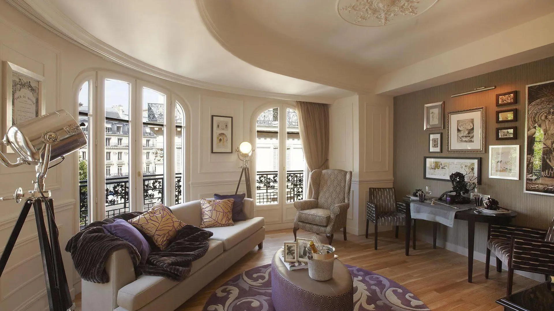 Hotel La Clef Louvre Paris By The Crest Collection